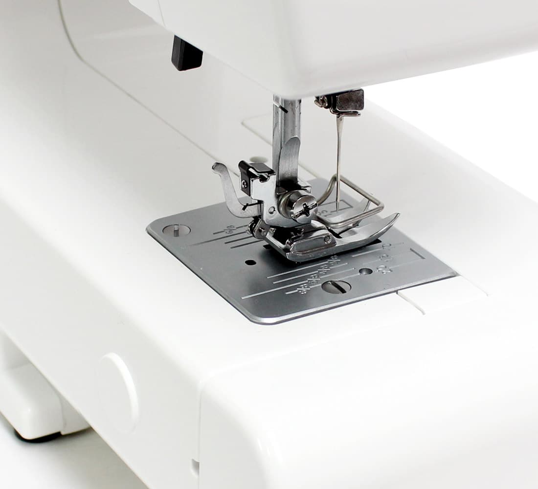 Janome Juno J15